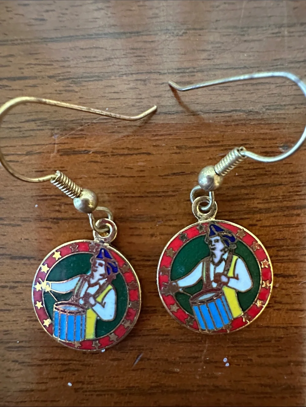 Vtg 70s Aviva‎ Bicentennial Hand-Painted Red, Green & Gold Drummer Drop Earrings